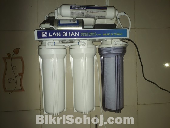 Water purifier machine.